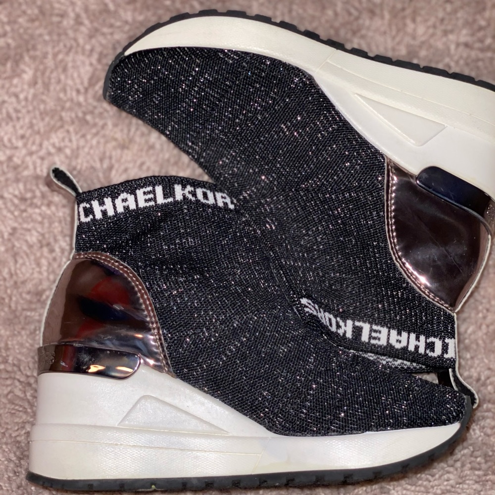 Authentic Mk shoes size 11